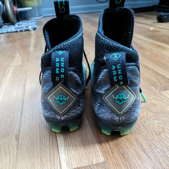 Under Armour football cleats size 9 - Picture 2 of 5